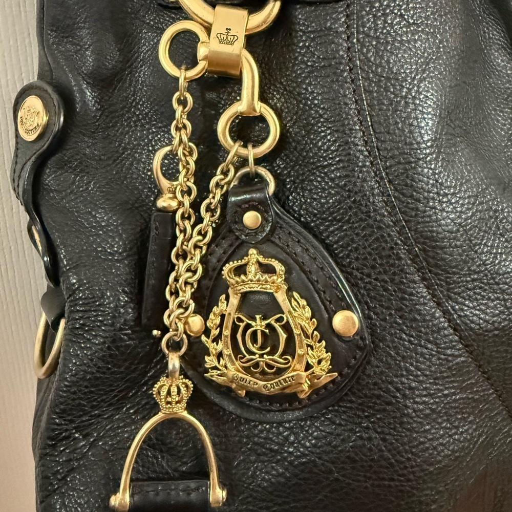 Vintage y2k Juicy Couture Black leather Shoulder Bag with Gold Accents - Picture 2 of 12